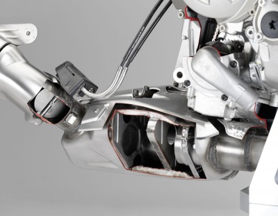 BMW_S_1000_RR_cut-away_engine_8.jpg